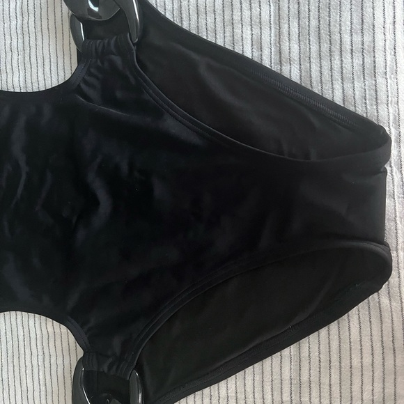 Victoria secret Swim suit. - Picture 4 of 5